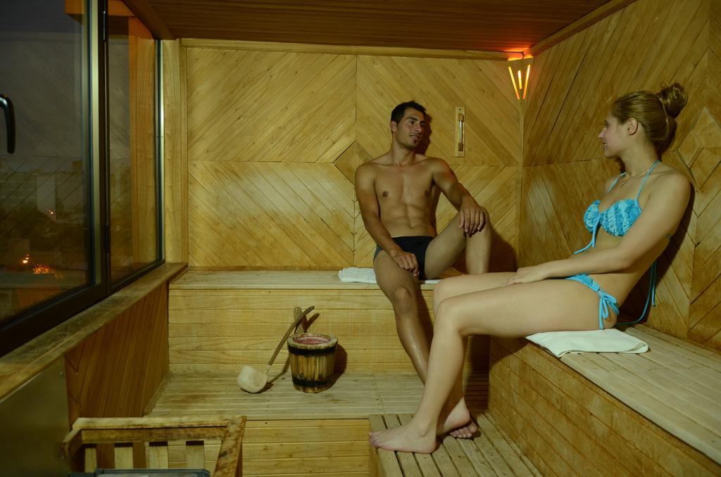 Niken Hotel Spa & Business Center ネコチェア エクステリア 写真