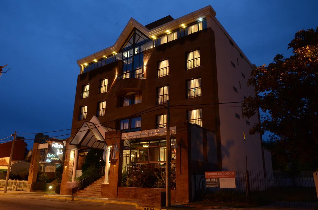 Niken Hotel Spa & Business Center ネコチェア エクステリア 写真
